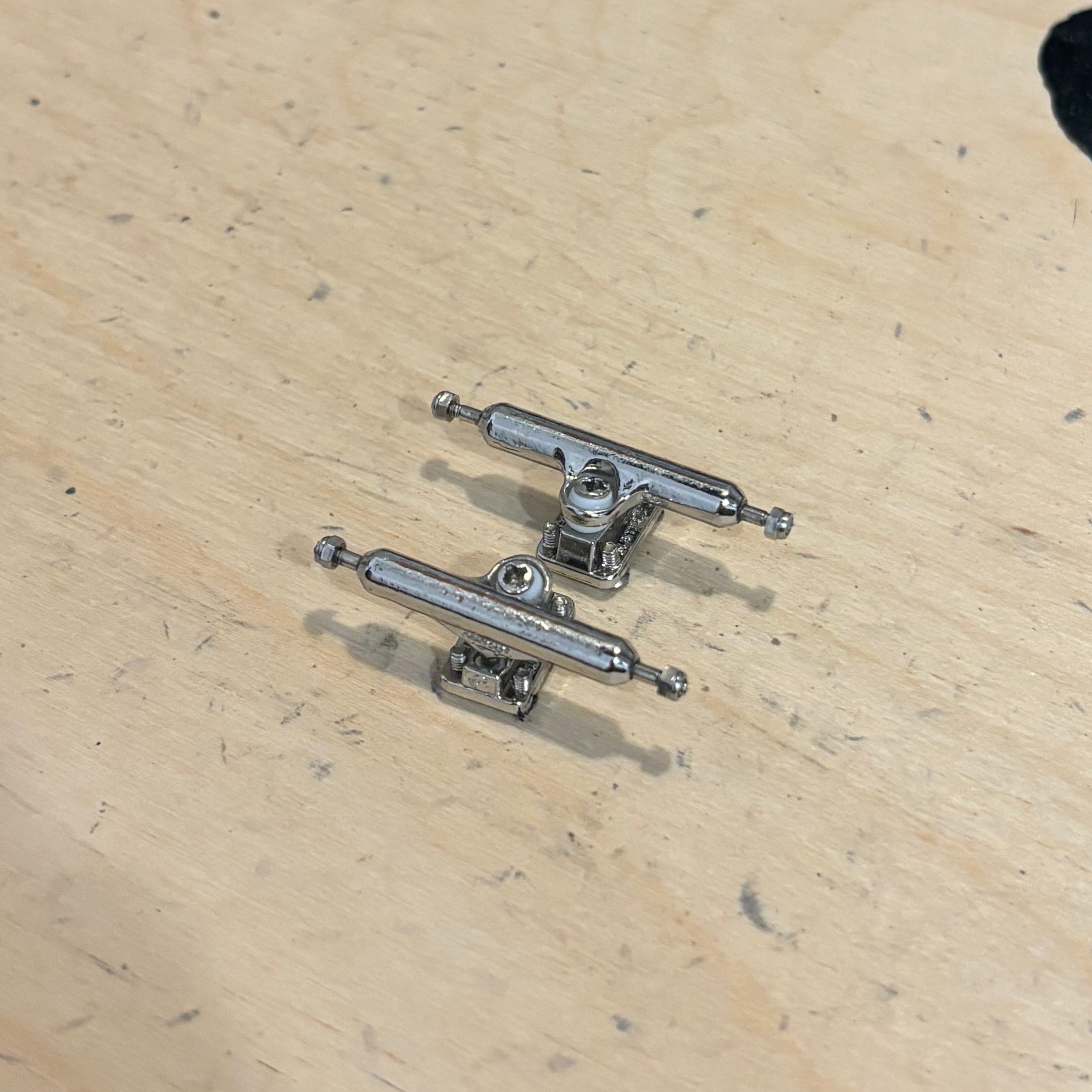 TOXIC THRIFT - 34mm Blistered Trucks