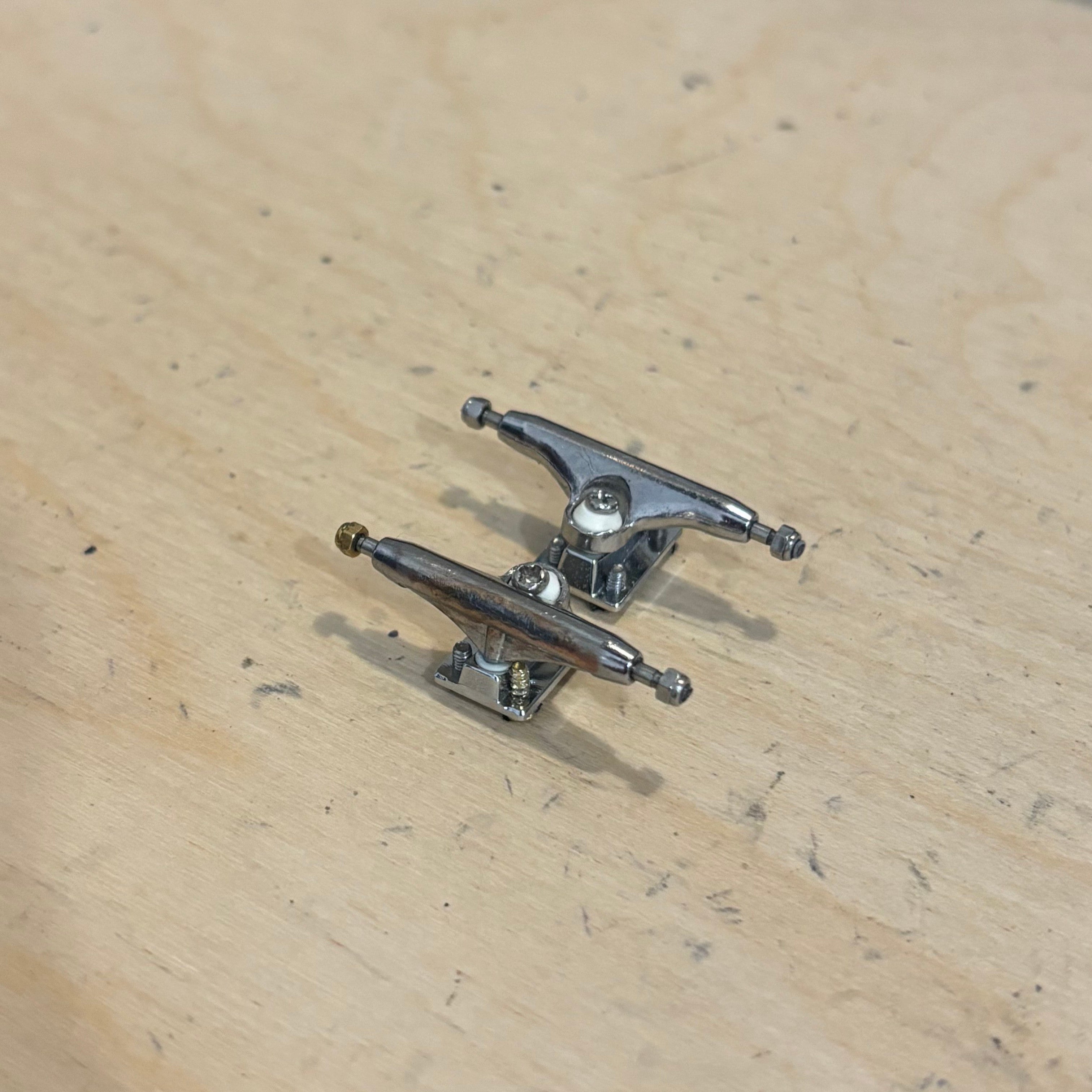 TOXIC THRIFT - 32mm Dynamic Trucks