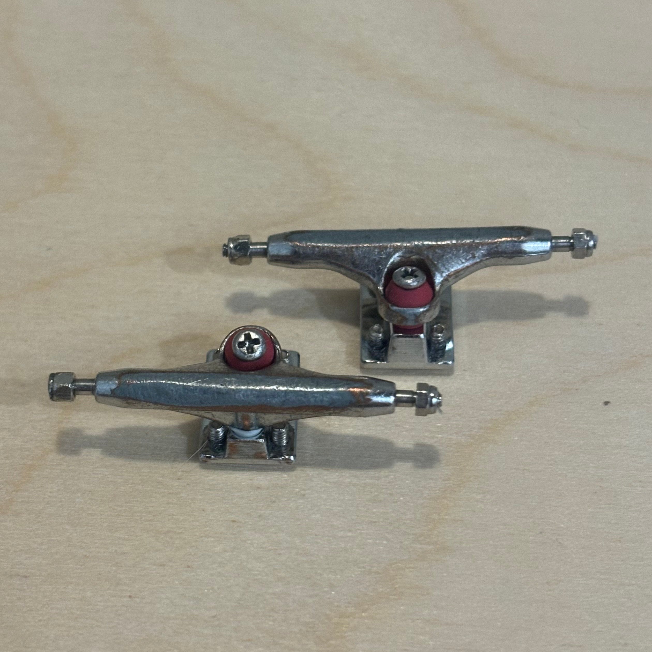 TOXIC THRIFT - 34mm Dynamic Trucks w/ South Soft Bushings