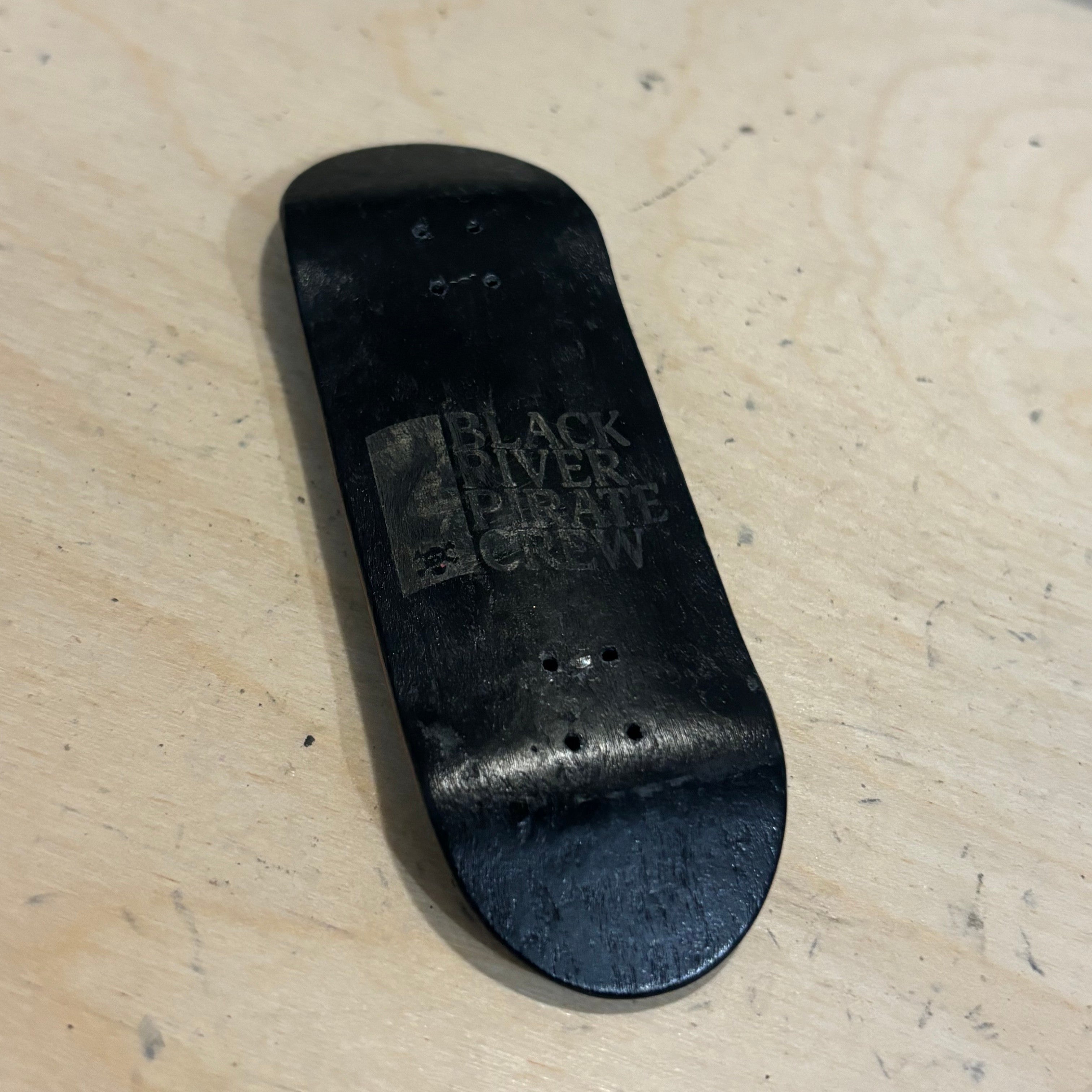 TOXIC THRIFT - 33.3mm Blackriver Pirate Crew Deck